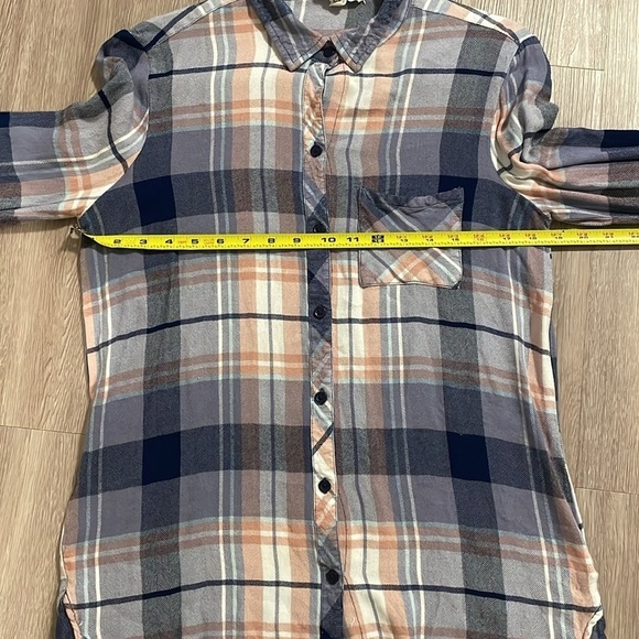 BeachLunchLounge Women Button Front Top Small Purple Plaid Flannel Fly Away Back - Picture 13 of 16